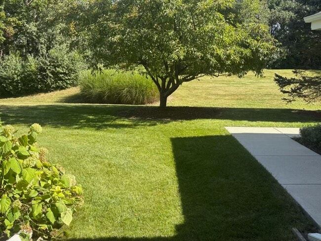 Photo - 8976 Woodbridge Dr Unit 8976