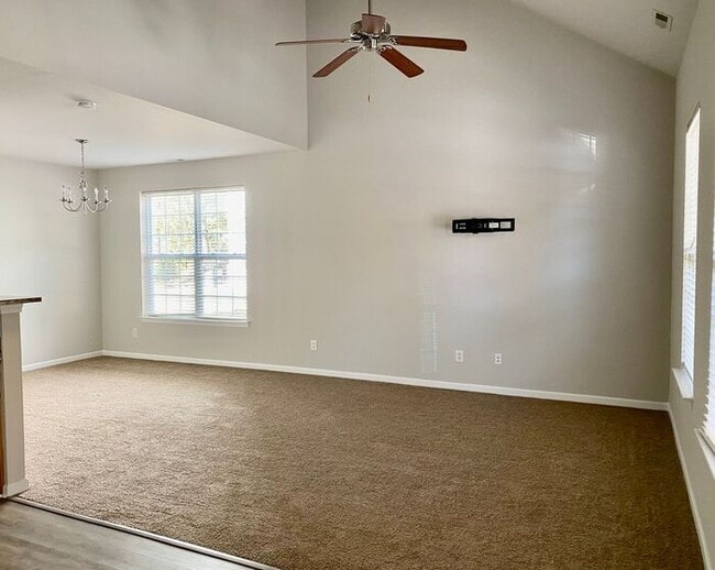 Photo - 1bd/1bath with a great loft in a perfect area!
