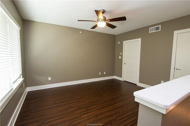 Photo - 1 Bed Apartment w/ Garage on Northgate for August Move In!