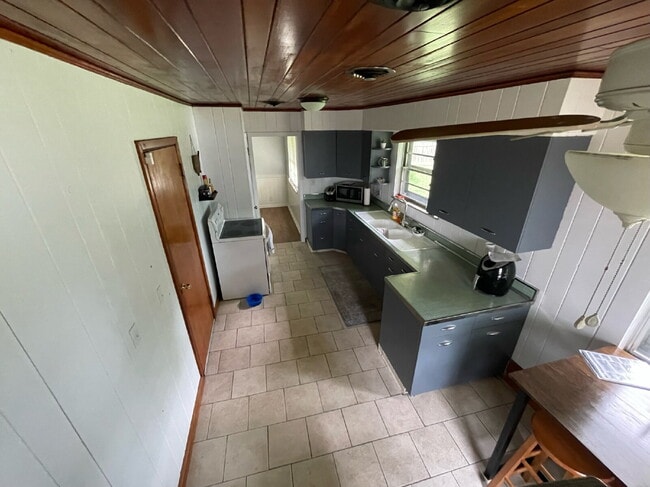Photo - 2920 Highwoods Dr E