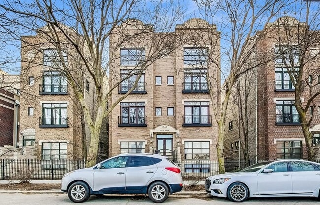 Building Photo - 1343 N Mohawk St Unit 2N