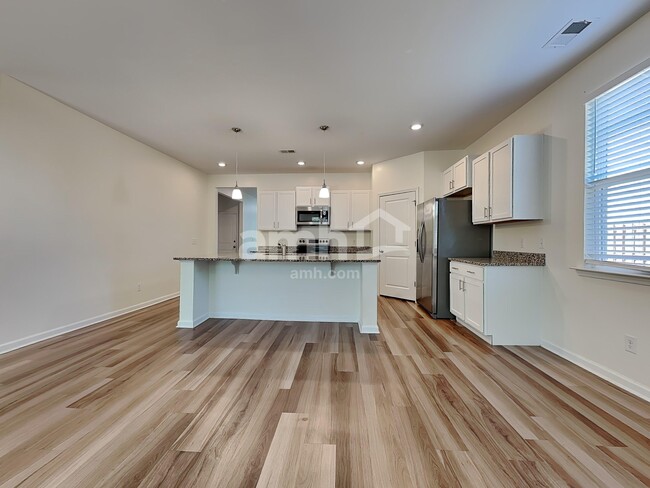 Photo - 94 Palmer Pl