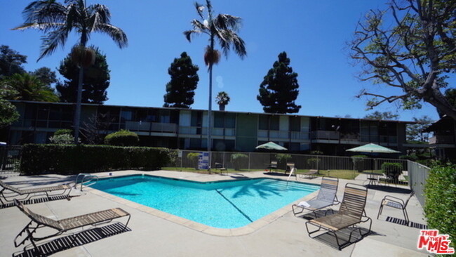 Photo - 11133 Rose Ave Condo
