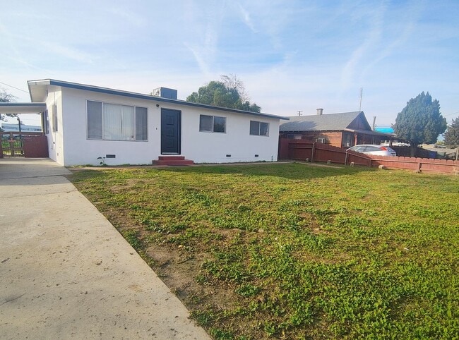 Building Photo - 11058 Jones St