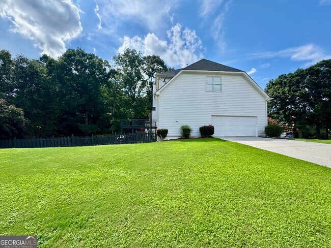 Photo - 1770 Highland Oaks Way NE