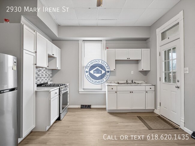 2930 Mary Irene St