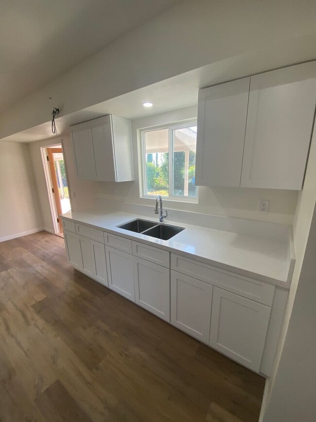 Photo - Modern Townhome with Gorgeous City Views – Prime Thousand Oaks Locati