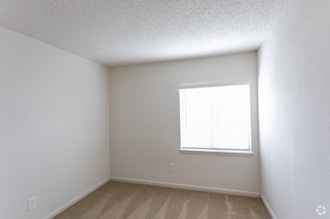 2BR, 1BA - 850 SF - Secondary Bedroom