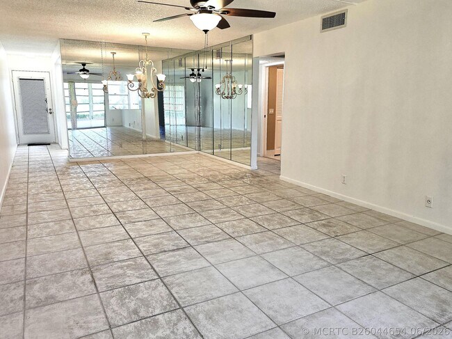 Photo - 2803 Victoria Way Unit B1