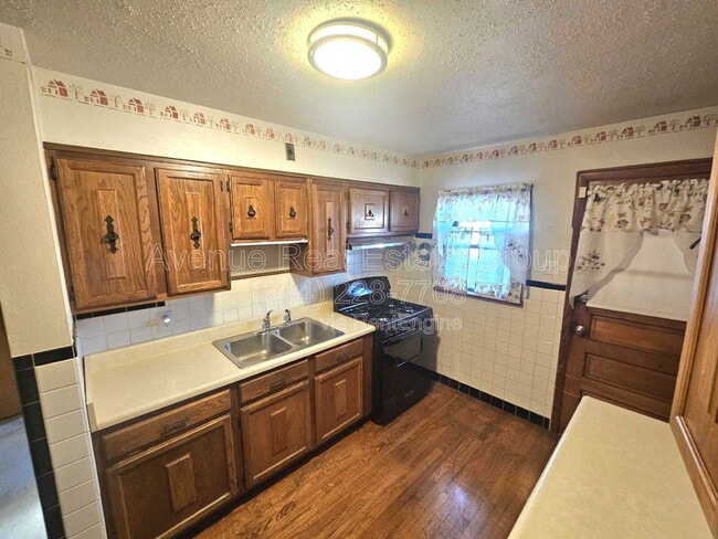 Photo - 8883 St Cyr Dr