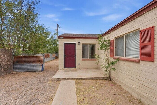 Photo - 2520 E Cameron Vista