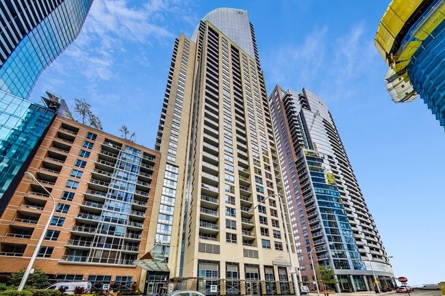Photo - 420 E Waterside Dr