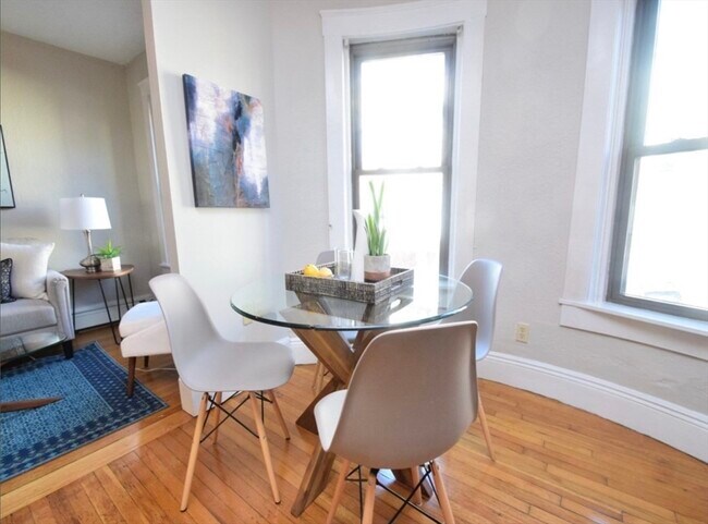 Photo - 188 Boylston St Unit 2