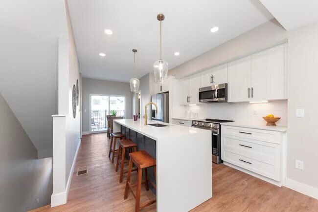 Photo - 4492 Butterfield Pl