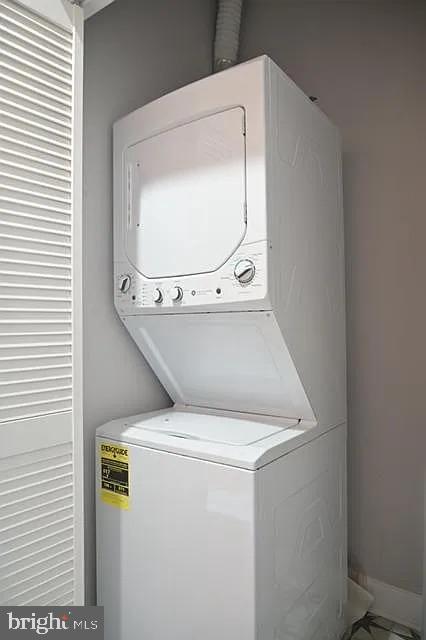 Building Photo - 4139 W Girard Ave