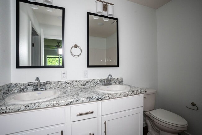 Photo - BRAND NEW 3 BEDROOM HOME - BOLIVAR, MO