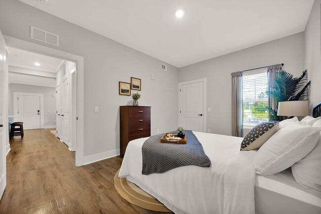 Photo - Pointe Grand Lakeland