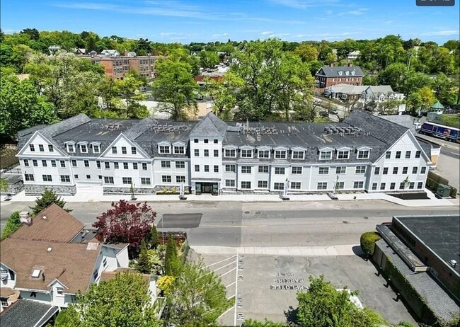 Building Photo - 425 Lagrange St Unit 210