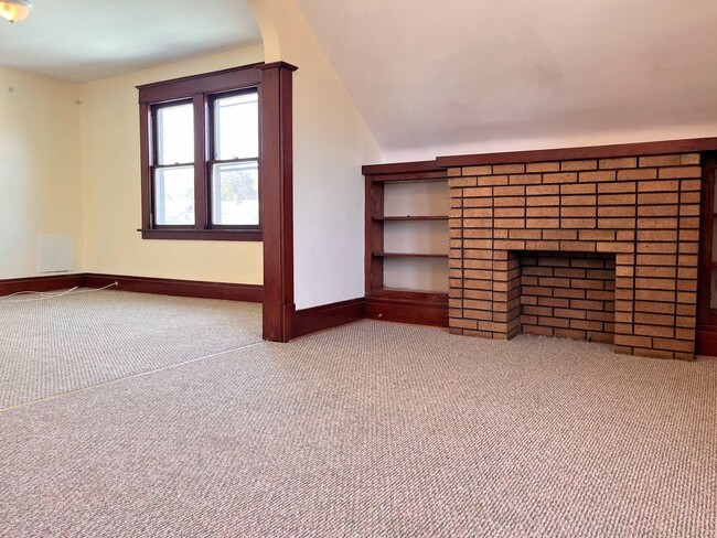 Photo - 253 Shirley Ave Unit 2- Upper