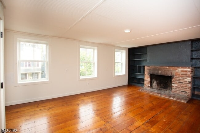 Photo - 54 Coryell St