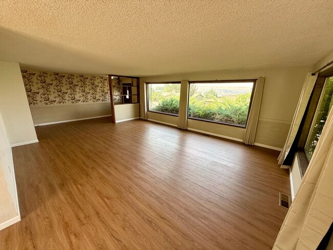 Photo - Beautiful Golf Course Home | 2 Bed • 2 Bath • Bonus Room