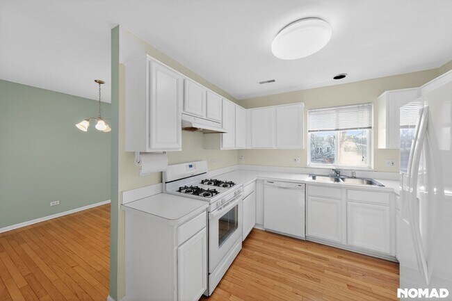 Photo - 992 Darla Ct