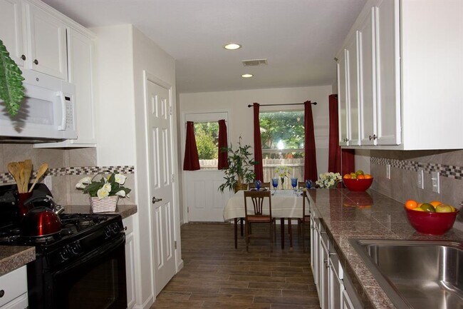 Photo - 7304 S Glenn St