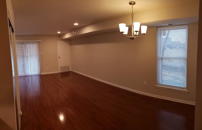 Photo - 2727 Rhawn St Unidad 48A