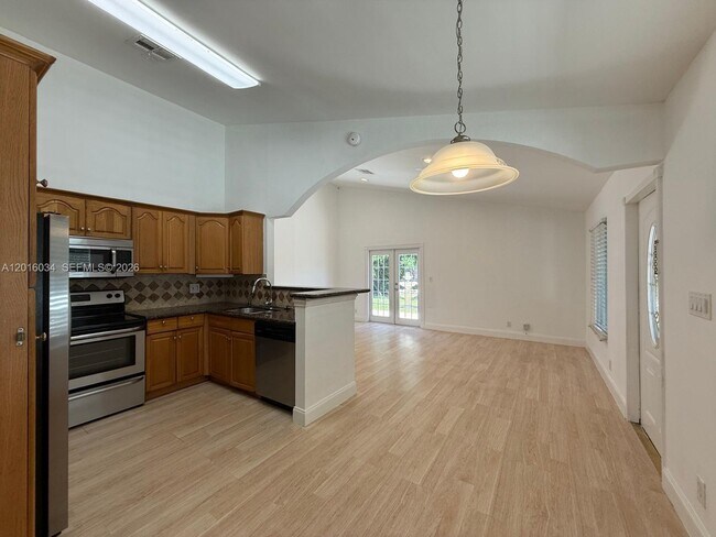11143 Model Cir E