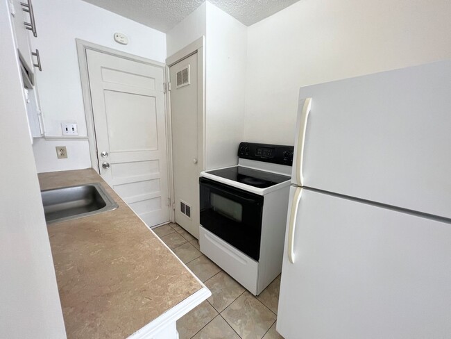 Photo - 7-11 S Cleveland St Unit 11 S Cleveland