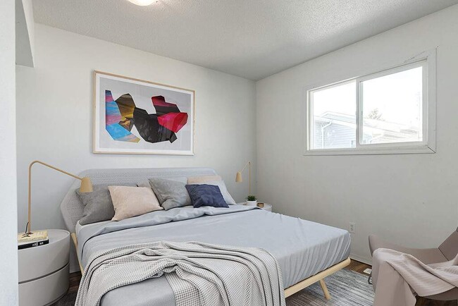 Photo - Queen's Way Court