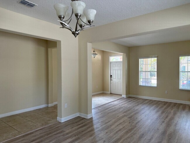 Photo - Beautiful 4/3.5 home located in Independence Signature Lakes Community of Winter Garden!