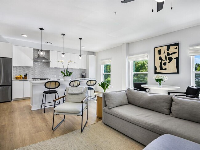 Photo - 2500 Longview St Unit 223