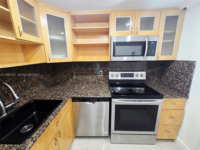 Photo - 800 West Ave Unit 433