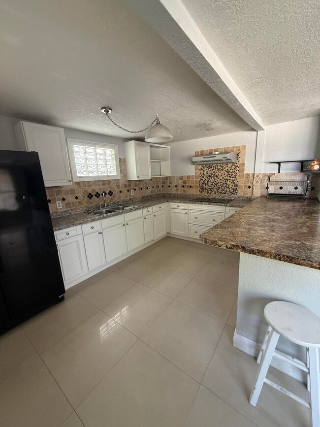 Photo - 192 Caroline Dr