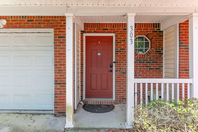 Building Photo - 303 Crooked Pine Trail Rental
