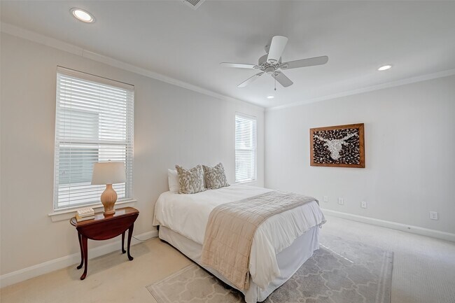 Photo - 1035 Ashland St