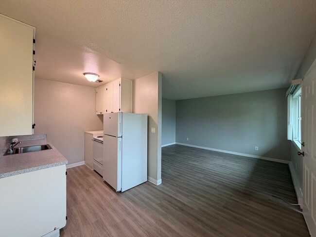 Photo - Gardenside Apartments