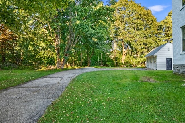 Photo - 161 Broadway