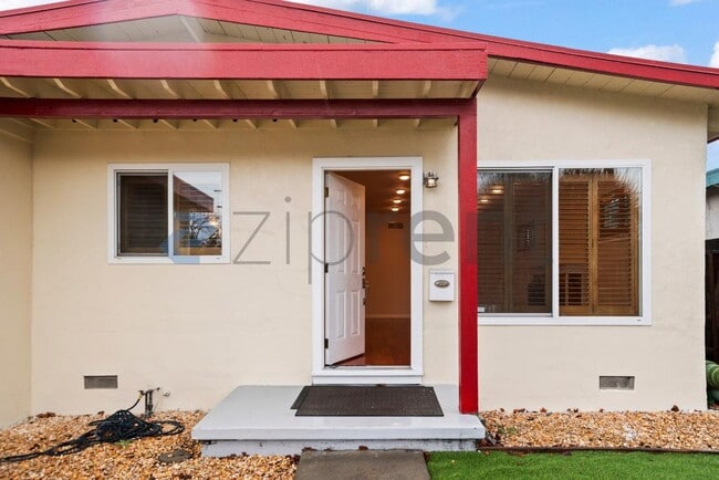 Photo - 1141 Kiely Blvd