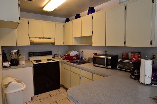 Photo - 8th Street Apartments