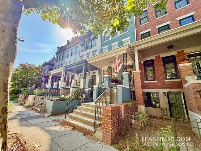 Building Photo - 1200 Monroe St NW Unit #B