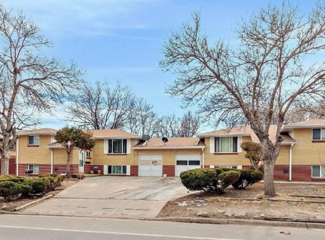 Building Photo - 2 Bed 1 Bath in Edgewater! Unit D