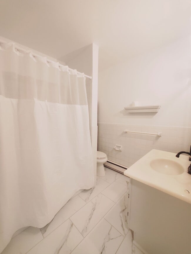 Photo - 637 Cove Rd Unit C