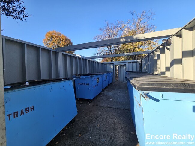 Photo - 146 N Beacon St Unidad B1