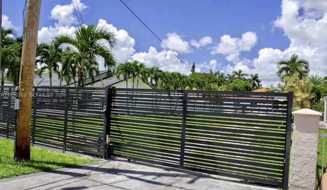 Photo - 3000 SW 114th Ave