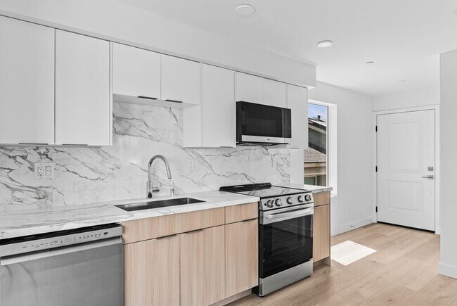 1259 Lincoln Ave Unit #201