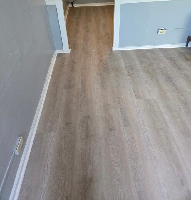 Photo - 454 Colchester Ave