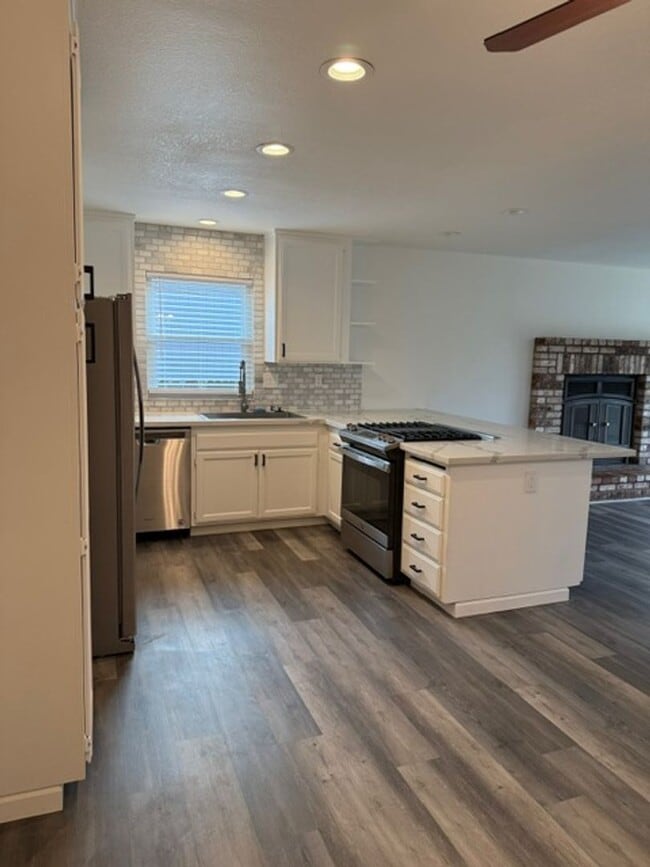 Photo - 3 Bedroom/2 Bathroom Home Available in Rincon Valley!