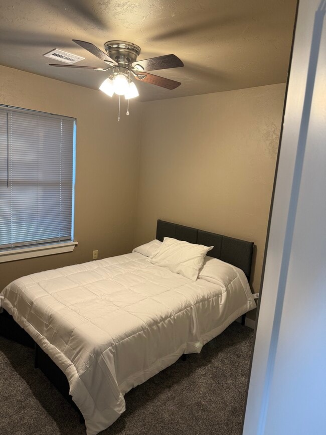 Building Photo - 314 W Illinois Ave